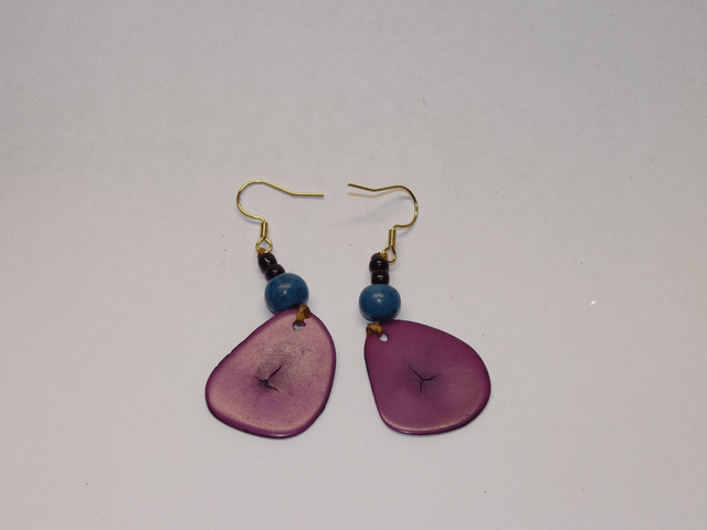 Boucle d'oreille Ivoire végétale pendente