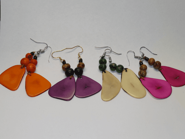 Boucles d&#039;oreille Ivoire végétale Longue